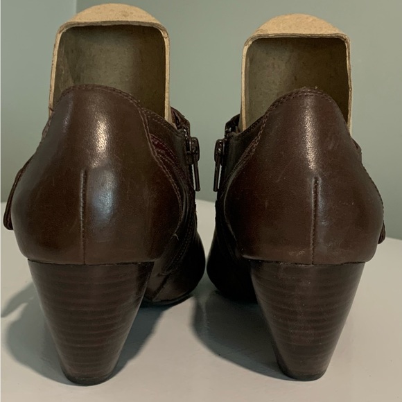 Brown/burgundy leather booties - Size 10 - Indigo by Clark’s - Picture 4 of 7